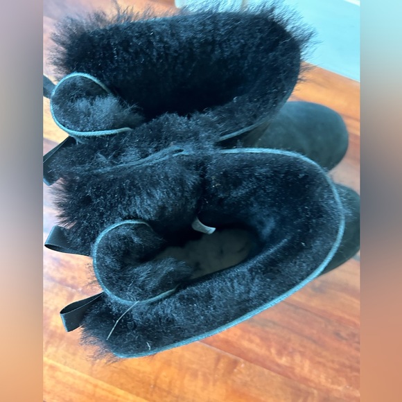 UGG Ribbon boots - Picture 2 of 4